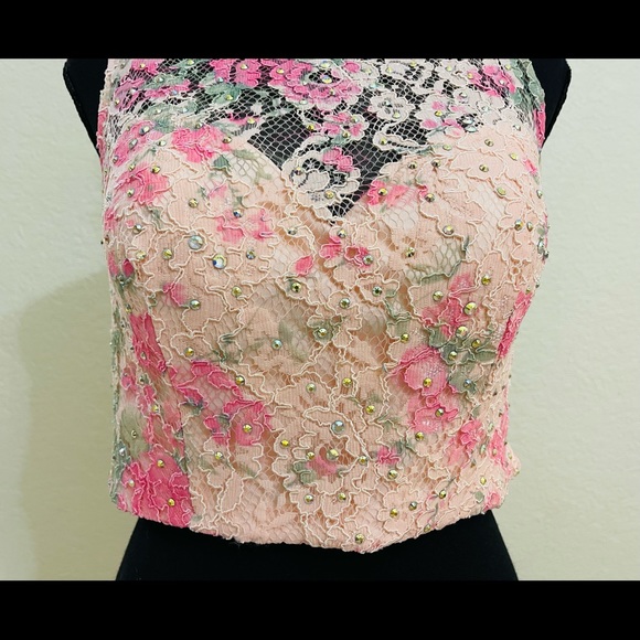 NEW Pink Lace Floral Rhinestone Crop Top - Size 4 - Picture 3 of 9